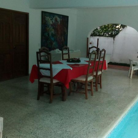 Casa Madrigal Hotel Santo Domingo Exterior photo