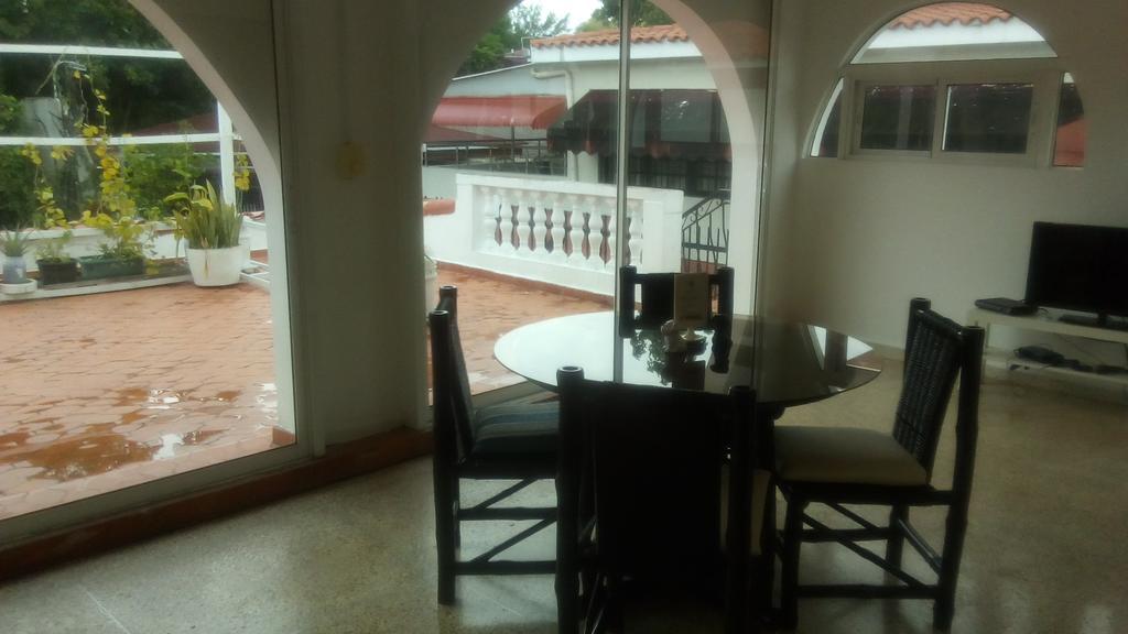 Casa Madrigal Hotel Santo Domingo Exterior photo